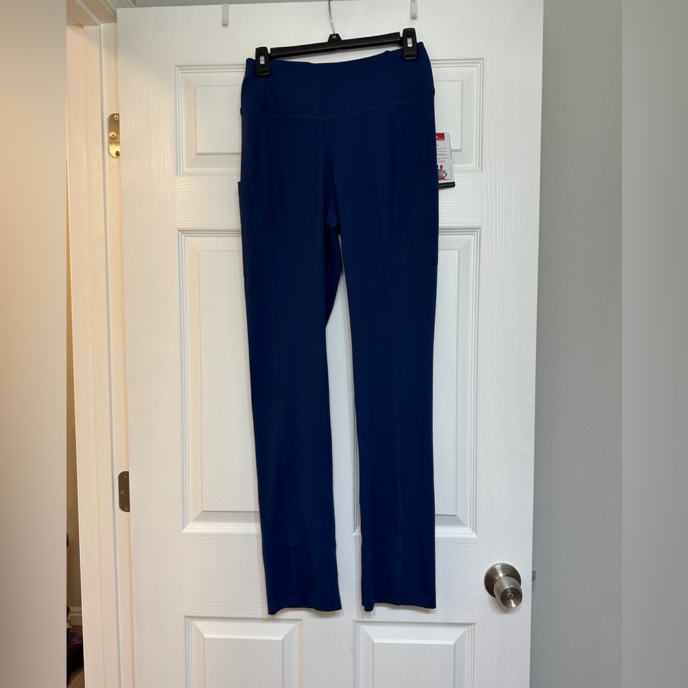 Wonder wink RENEW Navy straight leg yoga cargo scrub bottoms